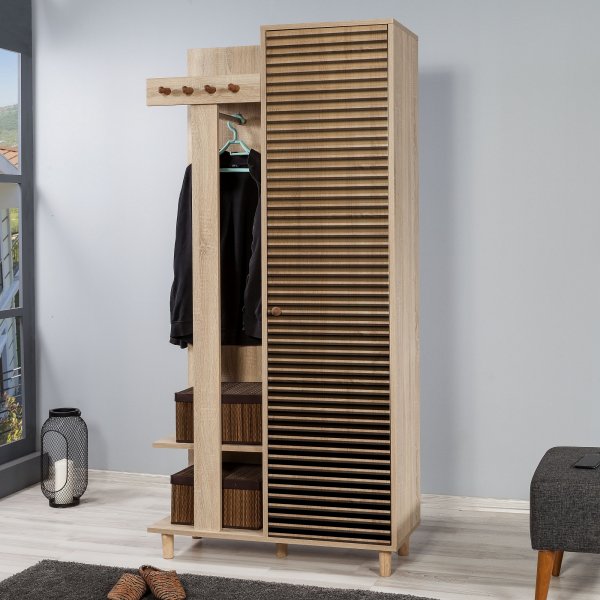 Kleiderschrank für den Flur