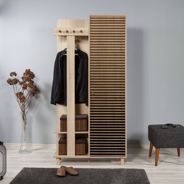 Kleiderschrank für den Flur