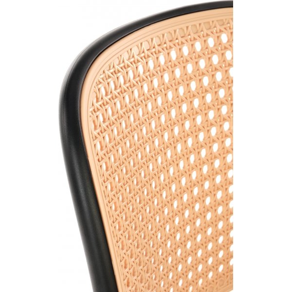 Stapelbarer Esszimmerstuhl mit Rattansitz