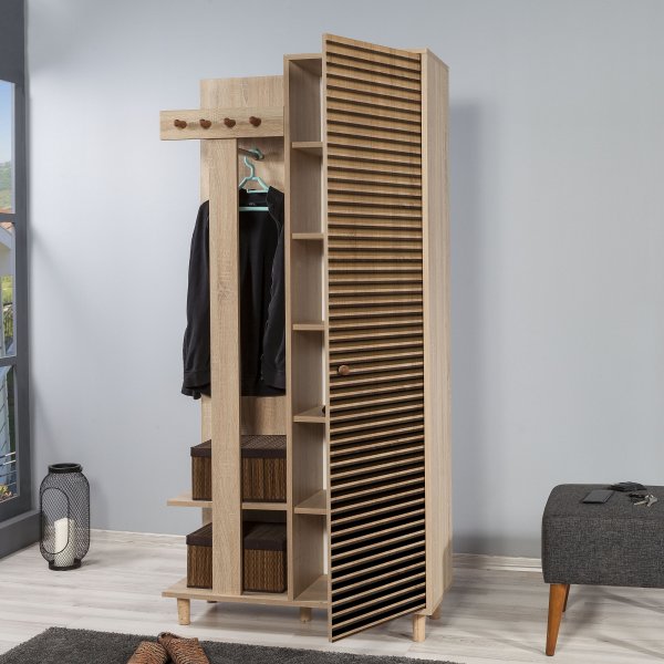 Kleiderschrank für den Flur