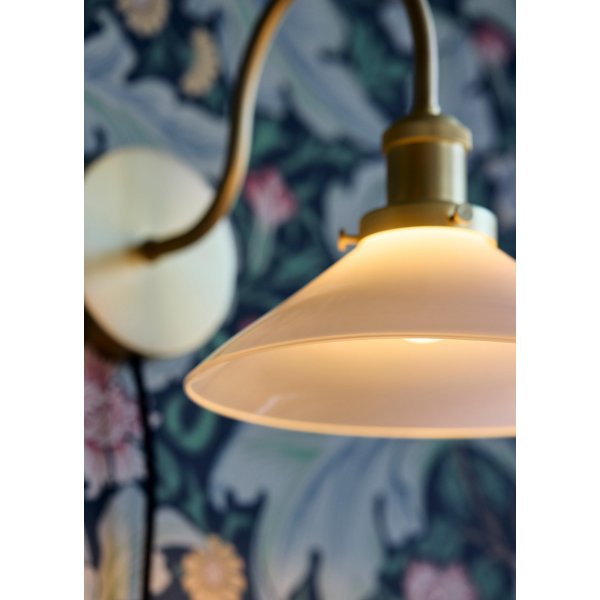Axel Wandleuchte - Opalglas/Messing - 25 cm