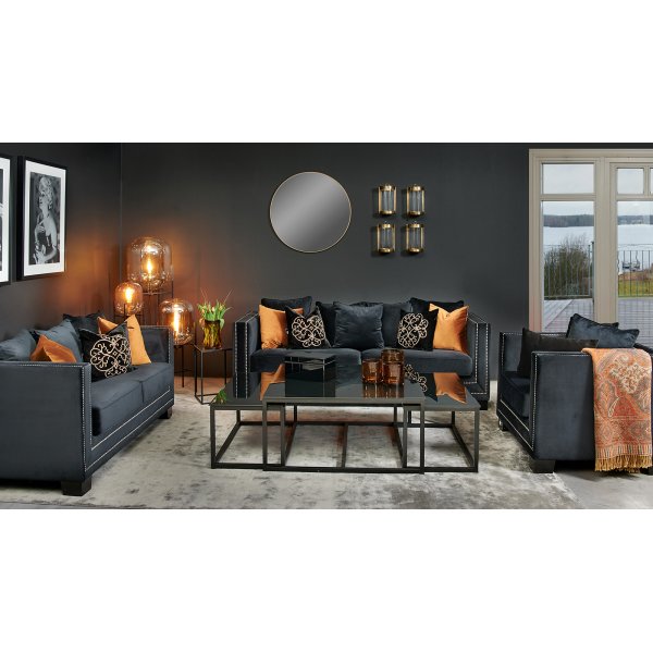 Cloude 3-Sitzer Sofa mit Nieten - schwarz (Samt)